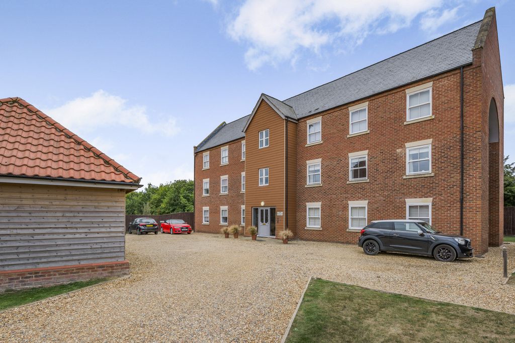 Property photo 2 of 8