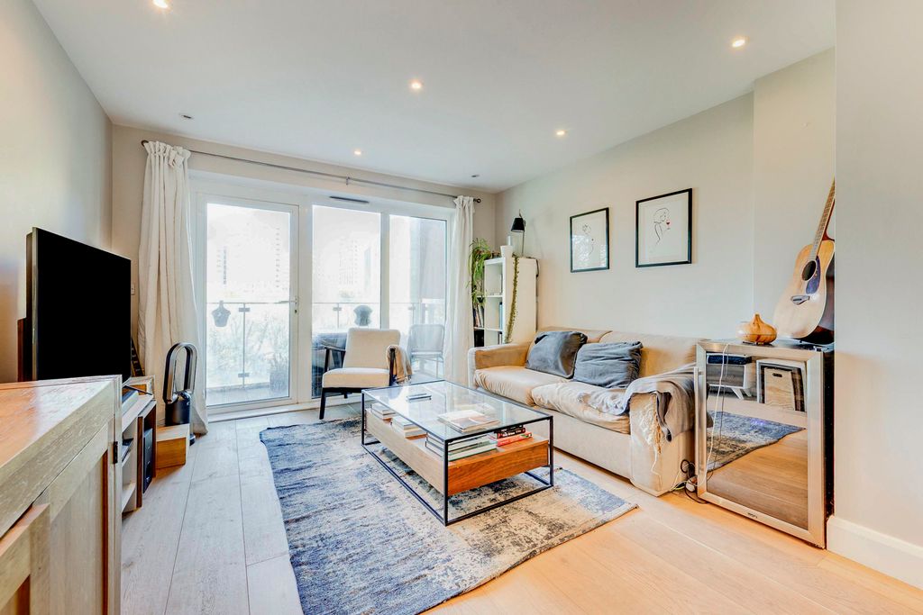 Property photo 3 of 11 Reception Room