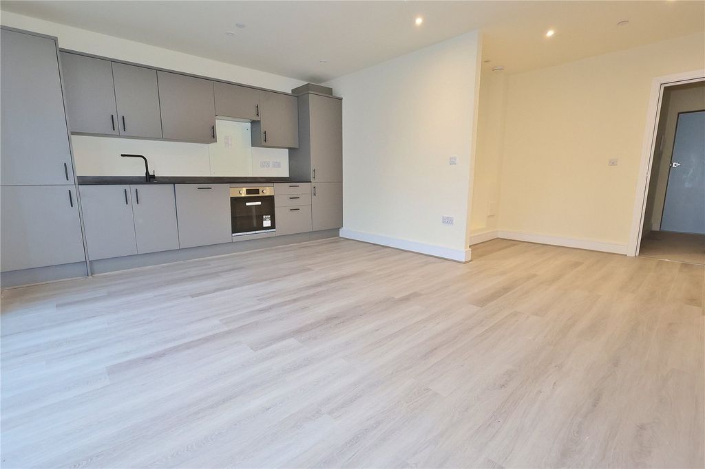 Property photo 3 of 8 Picture No. 06