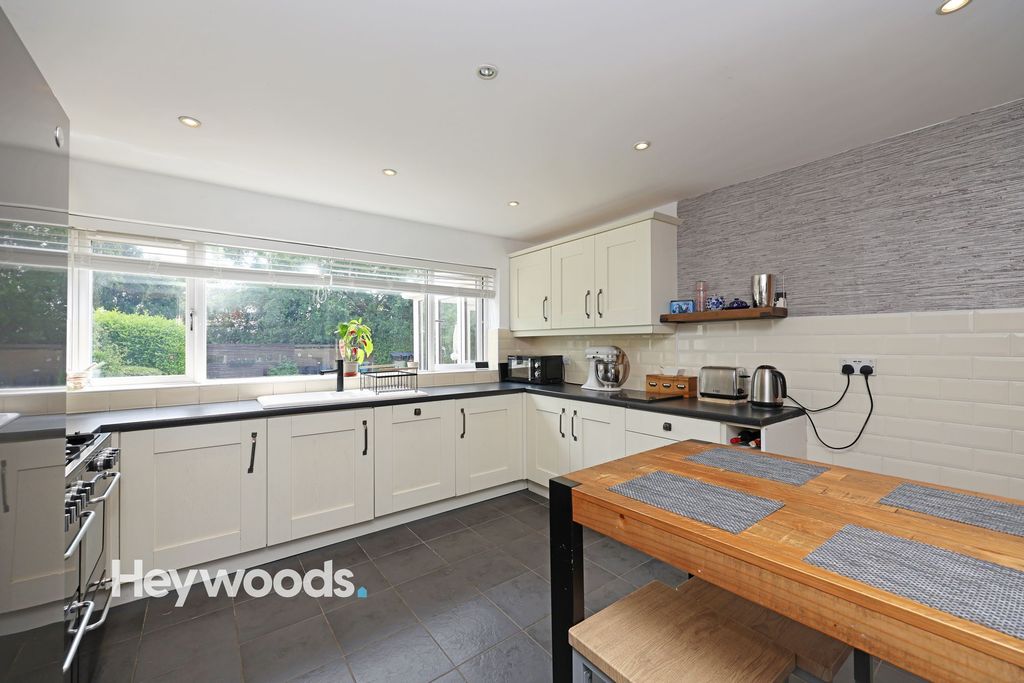 Property photo 3 of 54