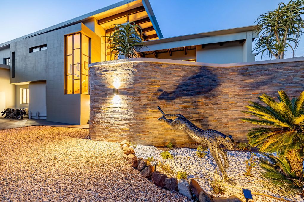 Property photo 3 of 49 1Hs1732560