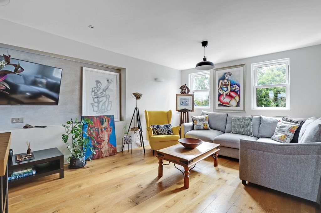 Property photo 1 of 15 05-dc5Ejhpropwpen - Flat 5, 25 Samos Road - 13.Jpg