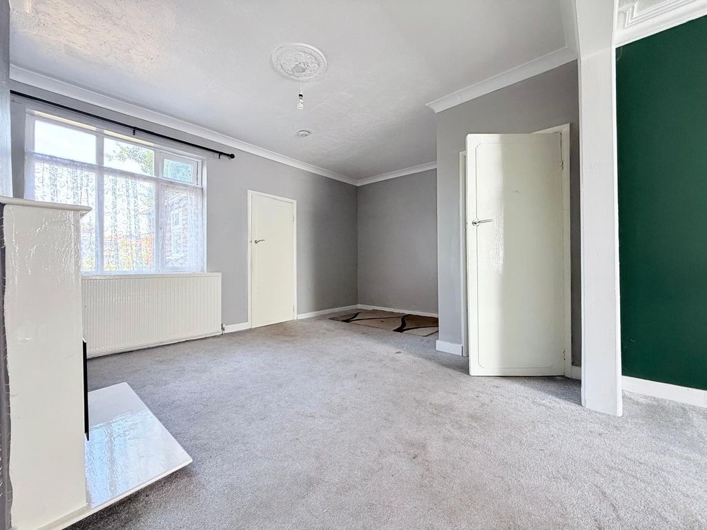 Property photo 3 of 12 Image