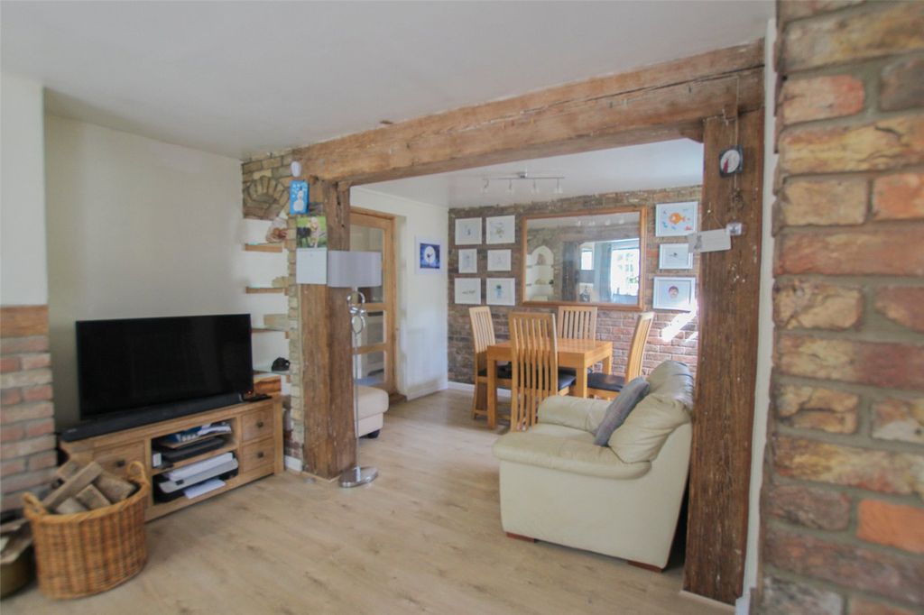 Property photo 3 of 20 Picture No. 24