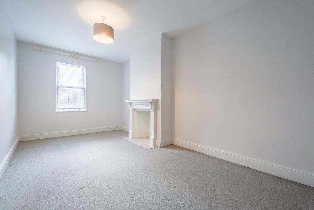 Property photo 2 of 7 14A Station Road - Gff -6