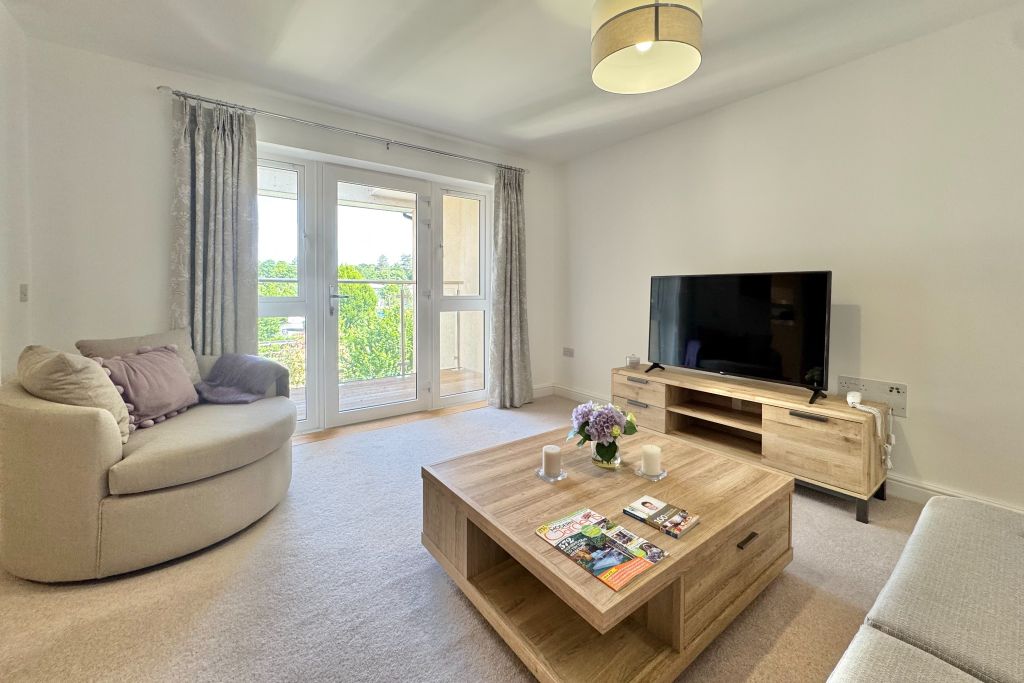 Property photo 3 of 10 Sitting Room