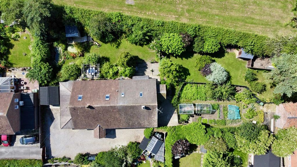 Property photo 2 of 41