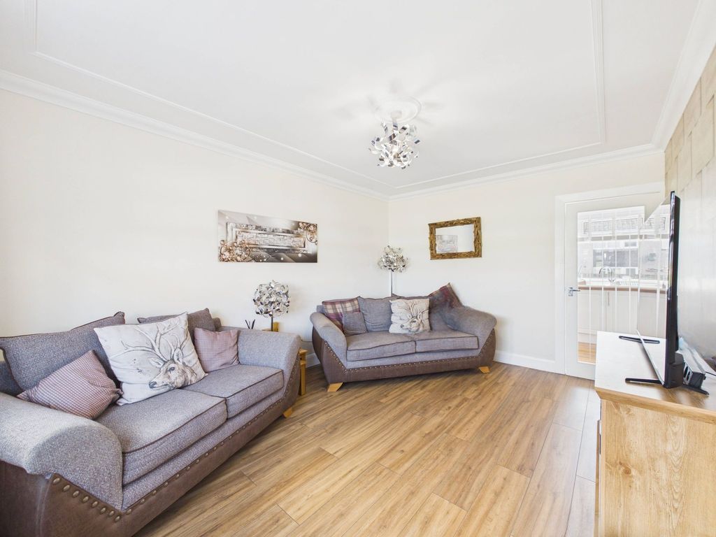 Property photo 3 of 15 Living Room