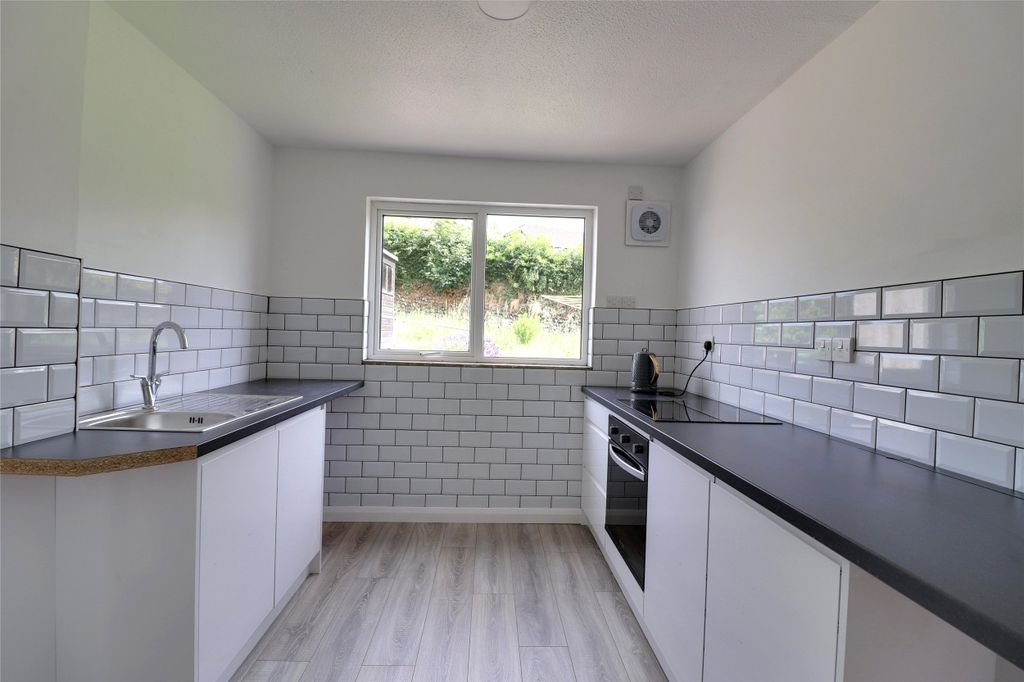 Property photo 2 of 12 2 - Picture No. 13