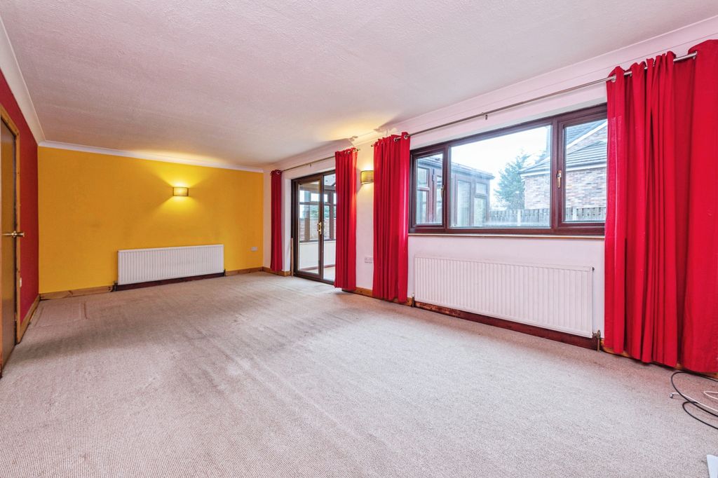 Property photo 3 of 18