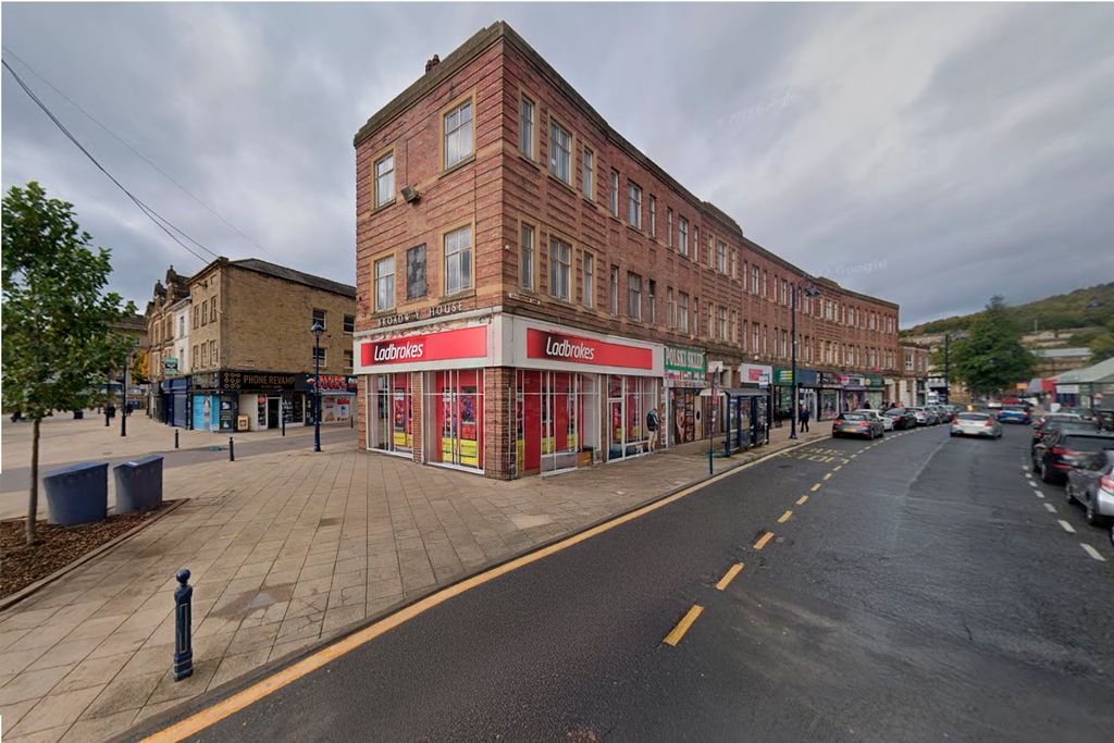 Property photo 1 of 3