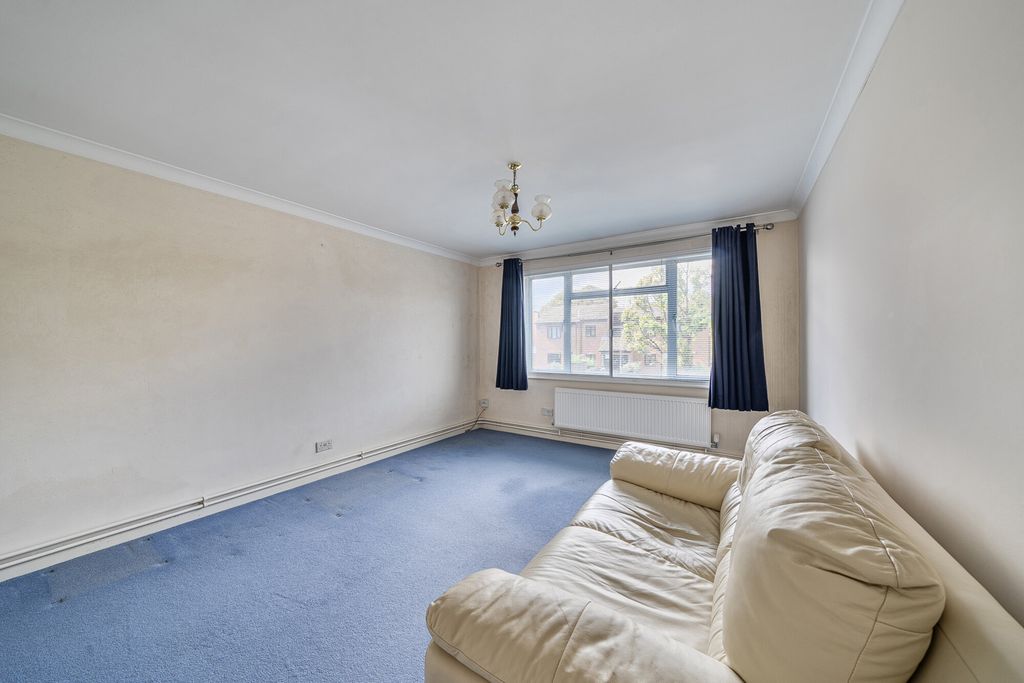 Property photo 3 of 20 1348485-1-68B9984...