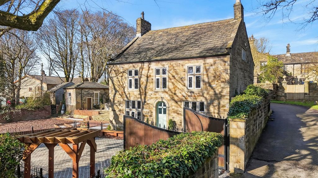 Property photo 1 of 50