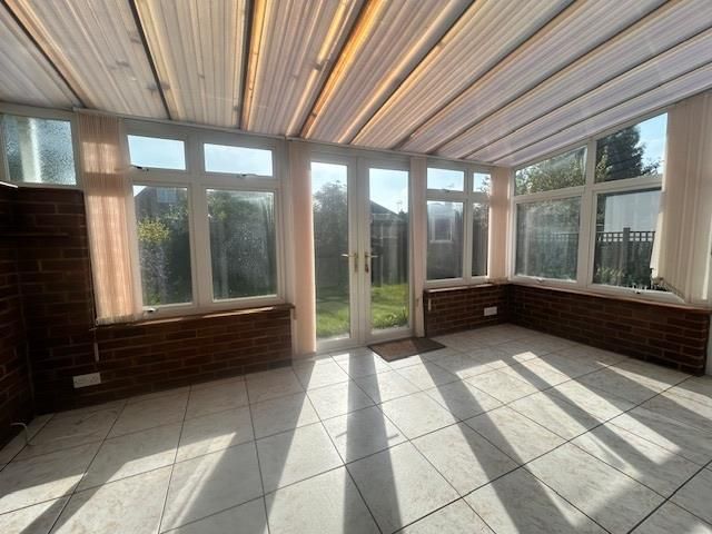 Property photo 3 of 10 Conservatory