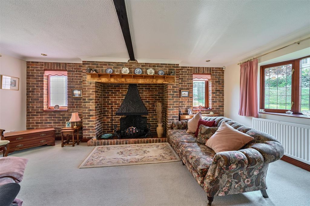 Property photo 2 of 19 1293249-10-6824E5Ec95120-Arw-3.Jpg