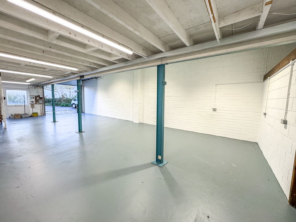 Property photo 3 of 6 Photo 6