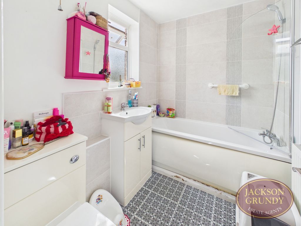Property photo 2 of 7 Chiltern Way