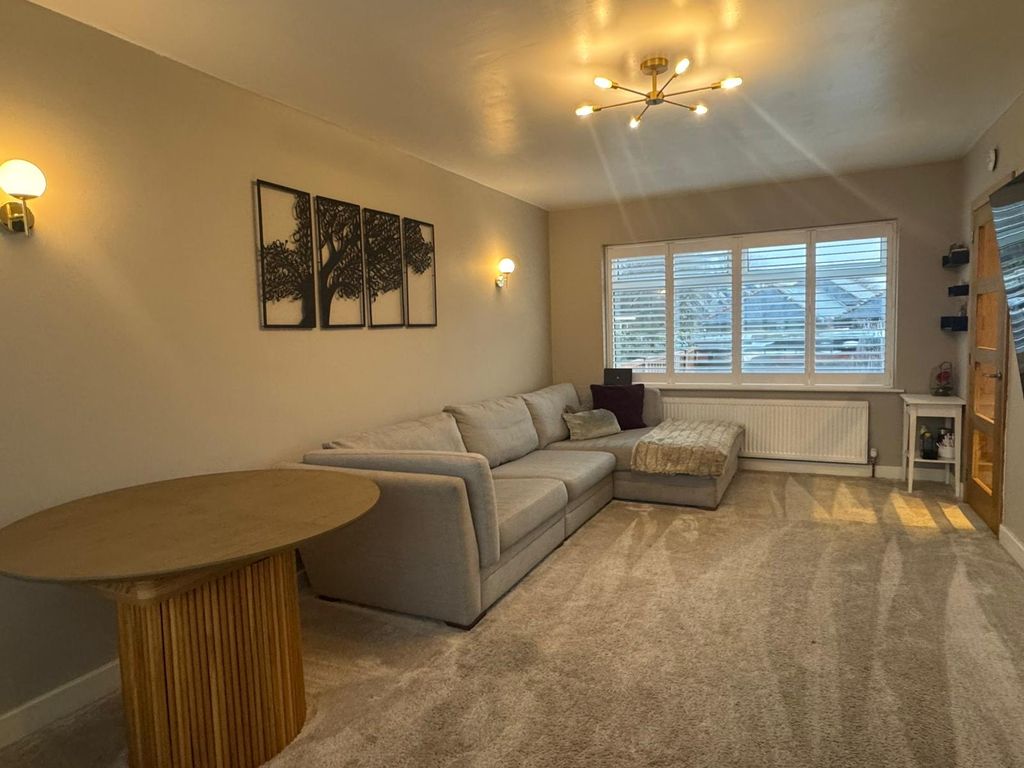 Property photo 3 of 25