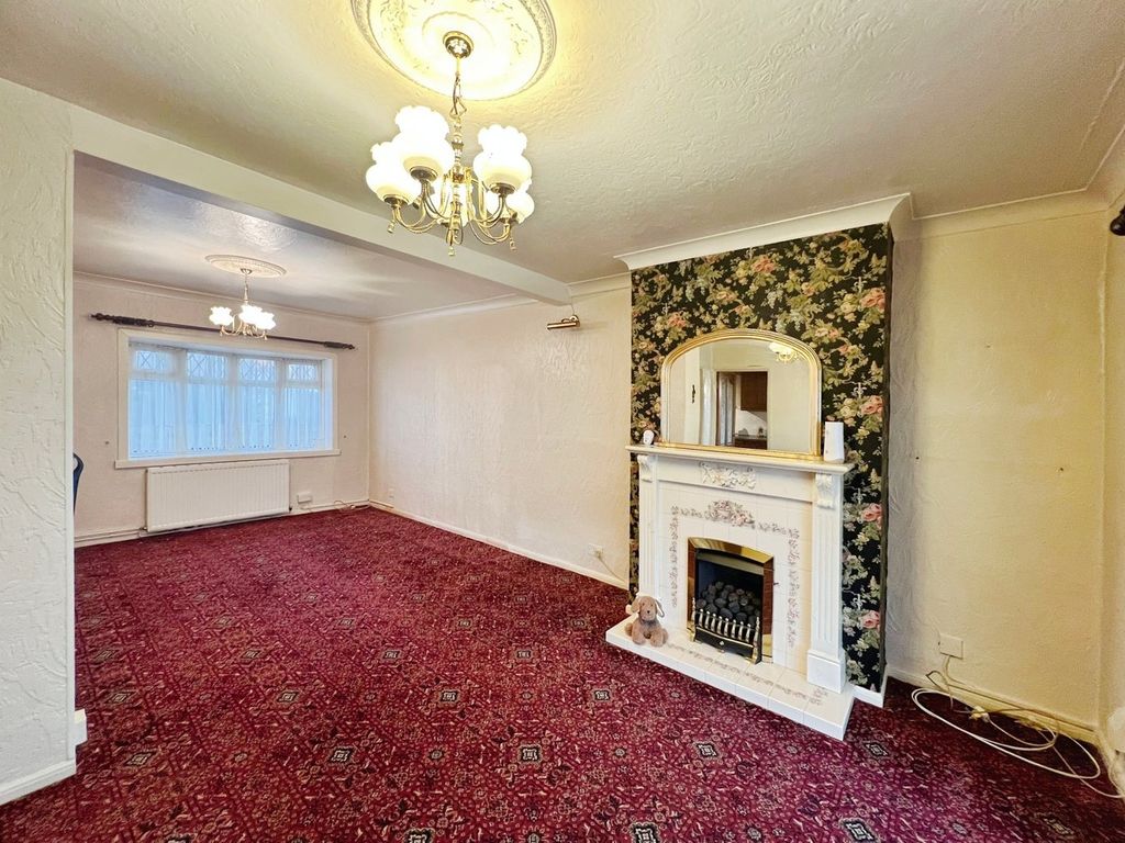 Property photo 2 of 25