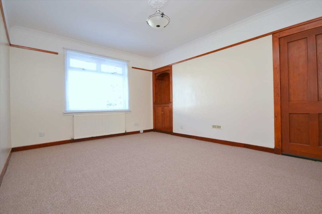 Property photo 2 of 14 Lounge