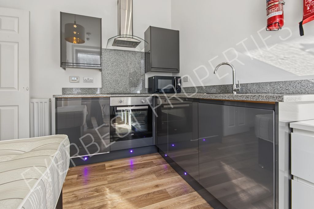 Property photo 3 of 5 Img_3635