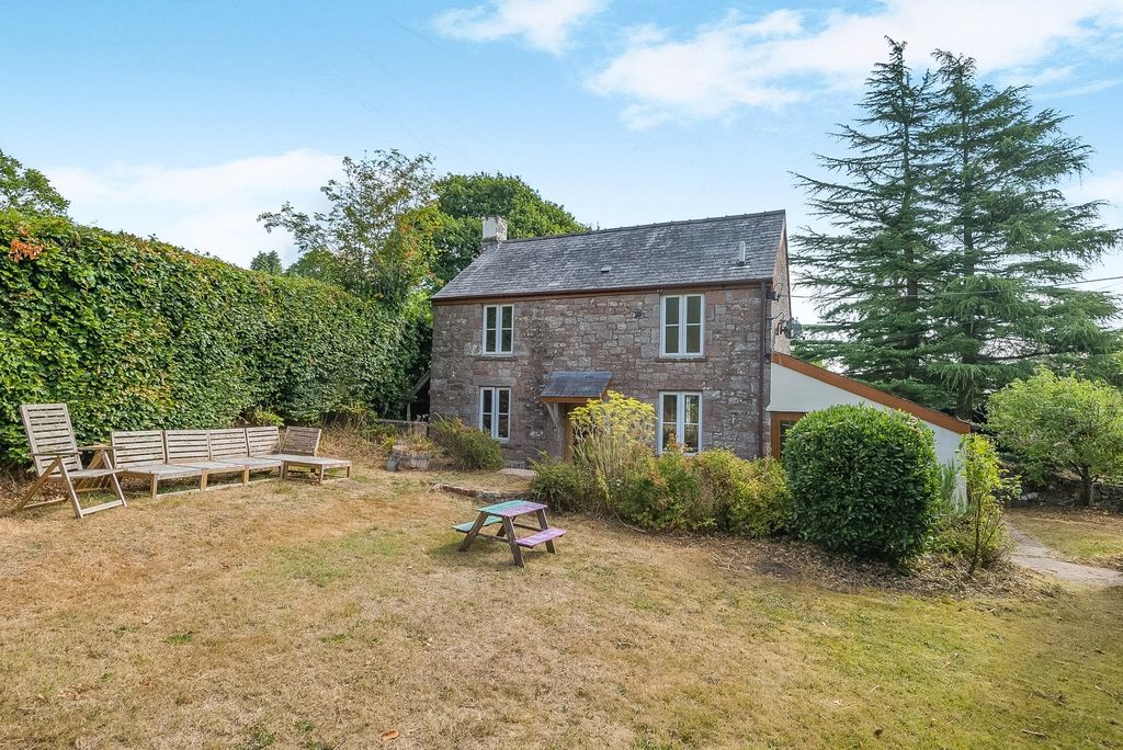 Property photo 2 of 31