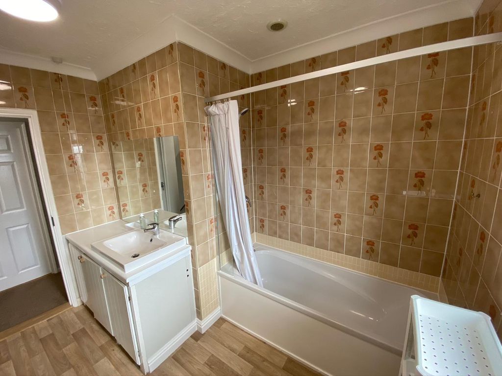Property photo 3 of 25
