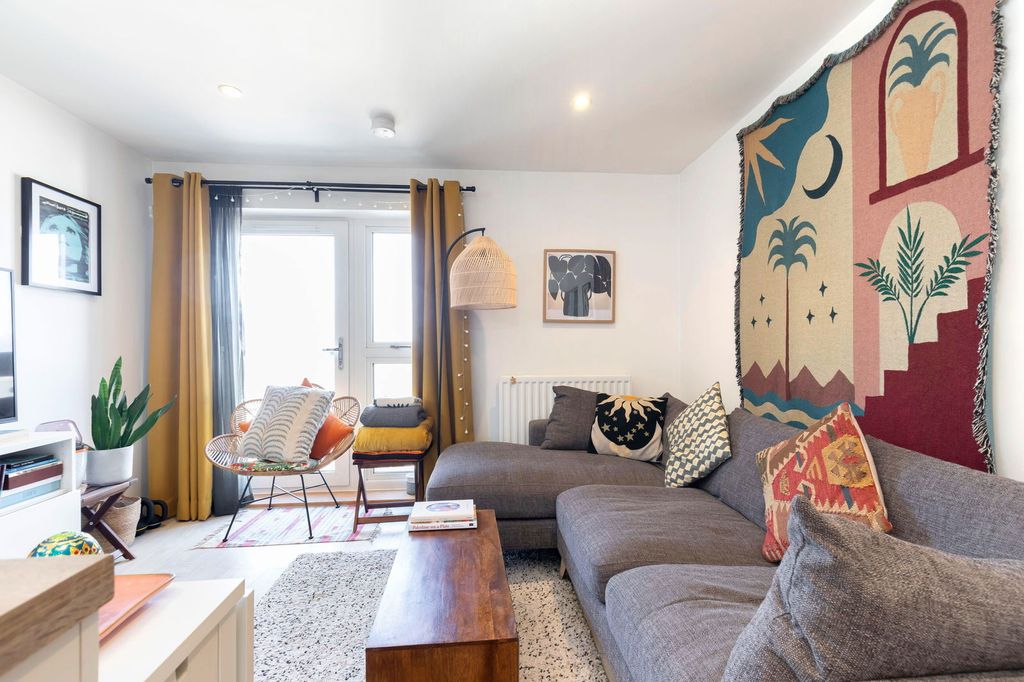 Property photo 3 of 8