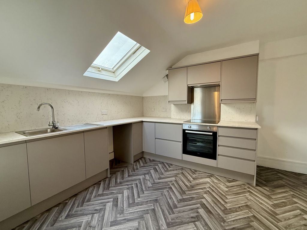 Property photo 1 of 8 Kitchen