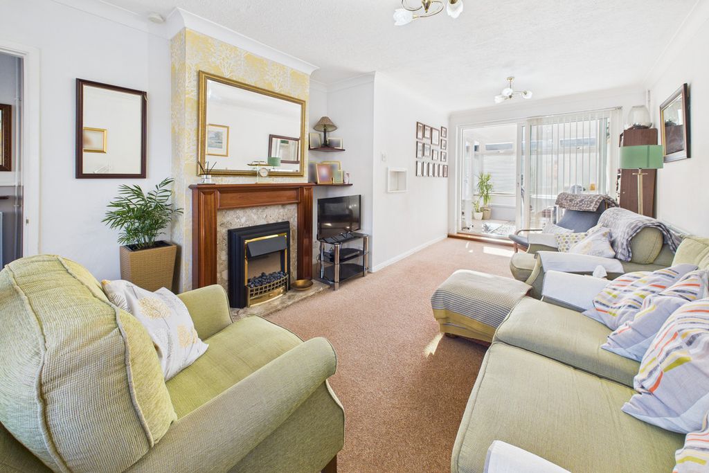 Property photo 2 of 17