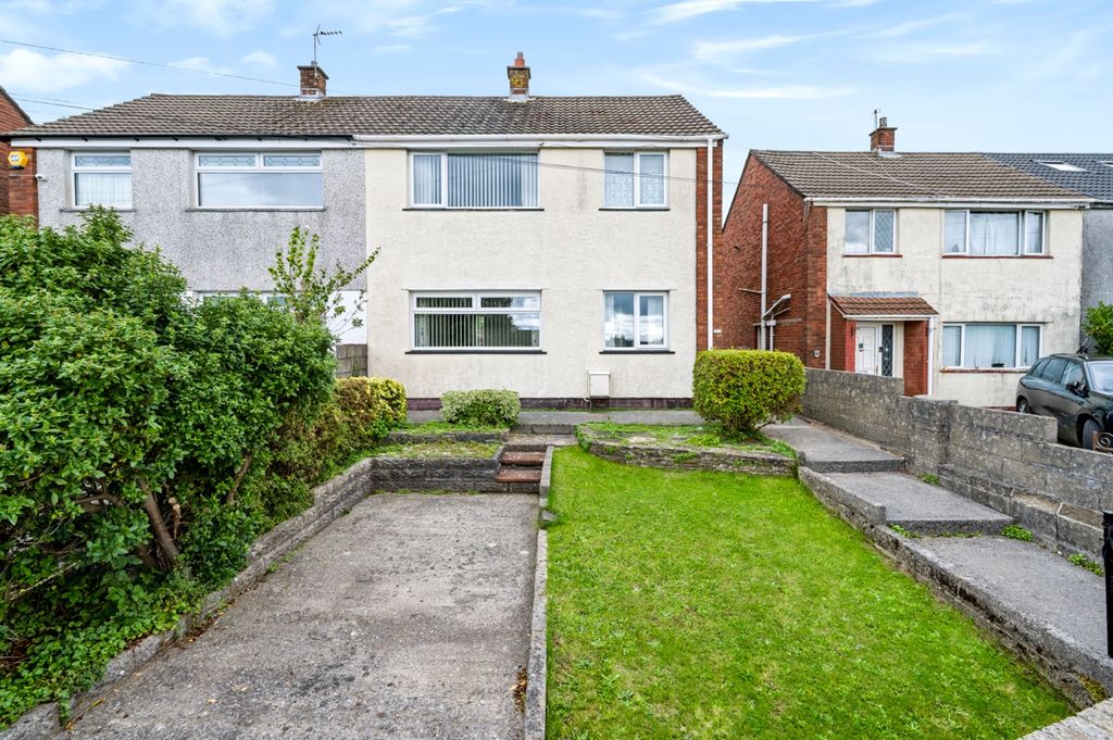 Property photo 2 of 32