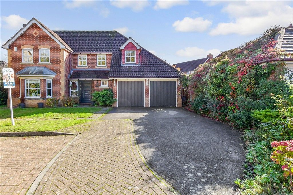 Property photo 2 of 16 External (Brochure)