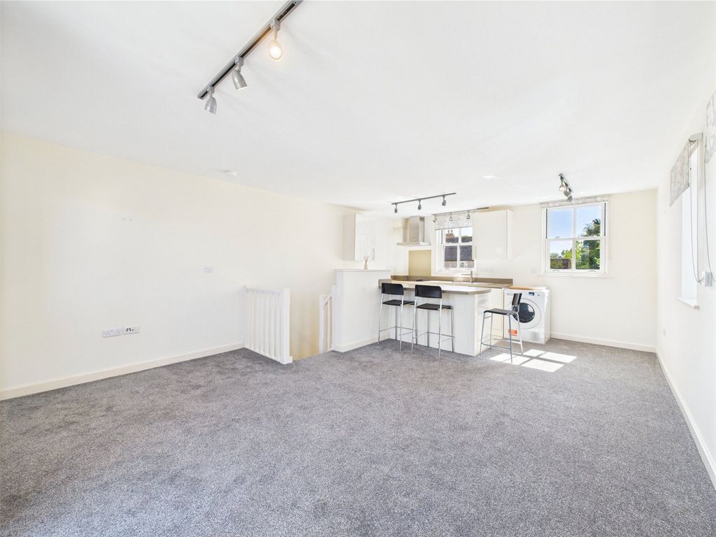 Property photo 3 of 16 Picture No. 03