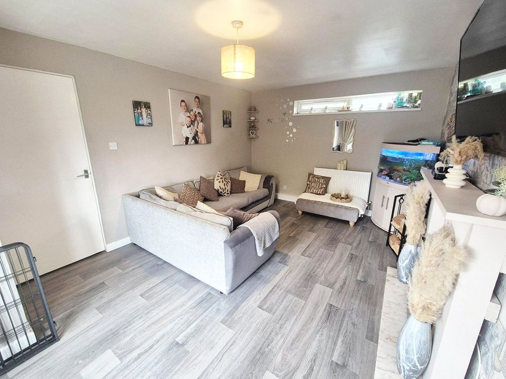 Property photo 2 of 13 Picture No. 31