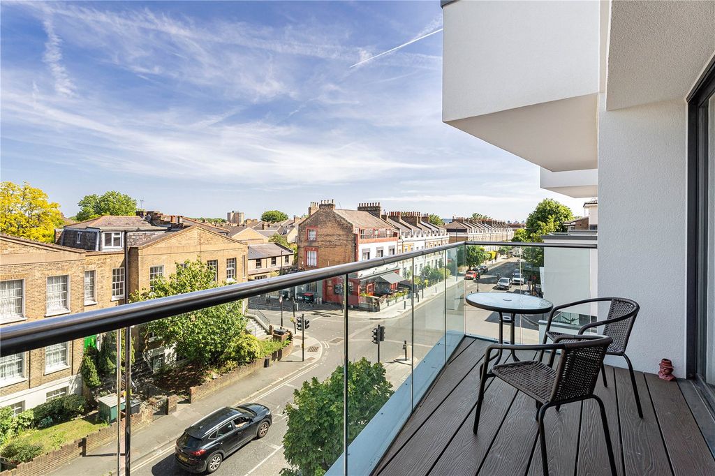 Property photo 3 of 14 Balcony