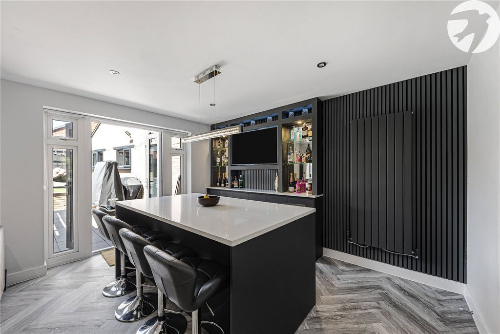 Property photo 3 of 35 Dining Area
