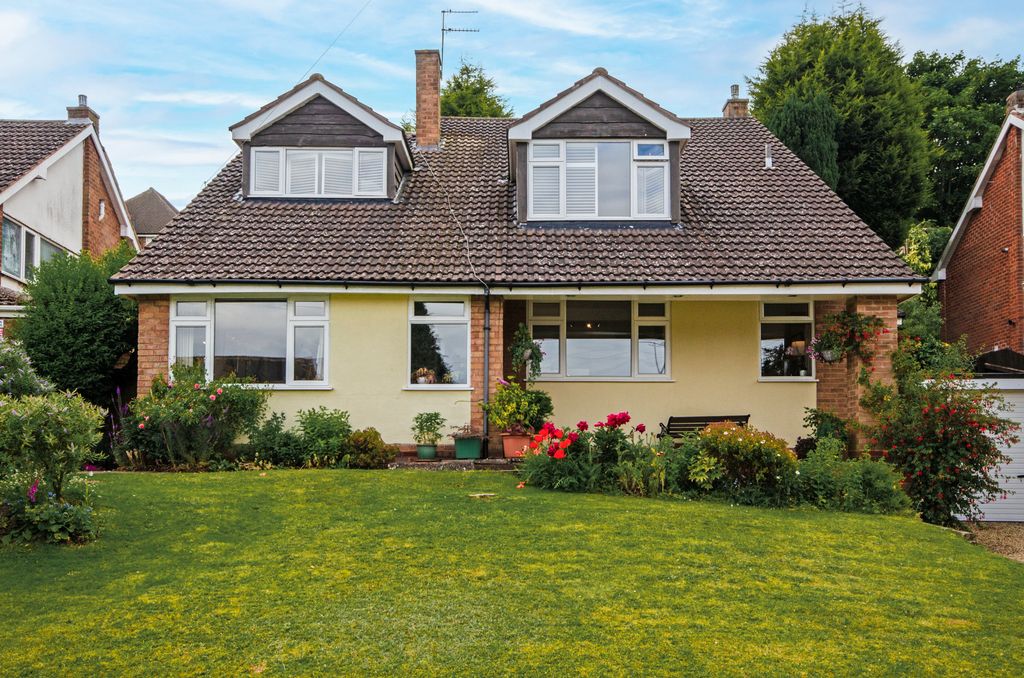 Property photo 1 of 33