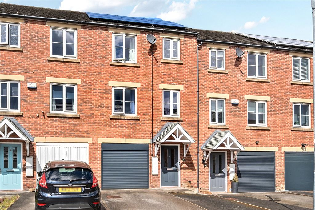 Property photo 1 of 19 Picture No. 05