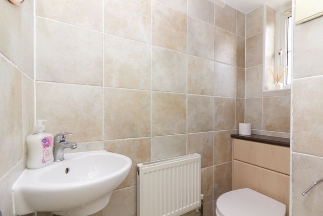 Property photo 3 of 18 Cloakroom WC
