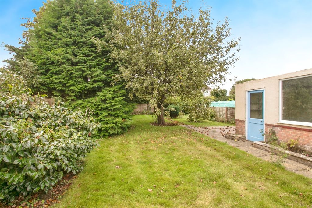Property photo 2 of 17