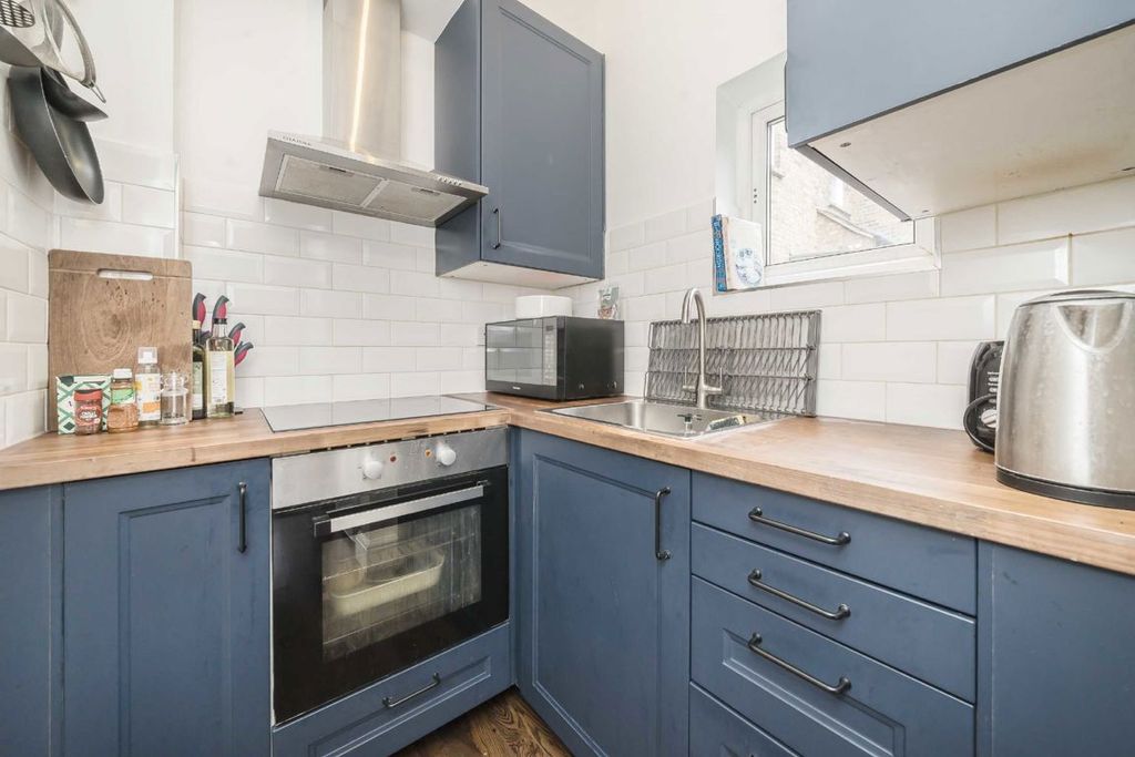 Property photo 3 of 5