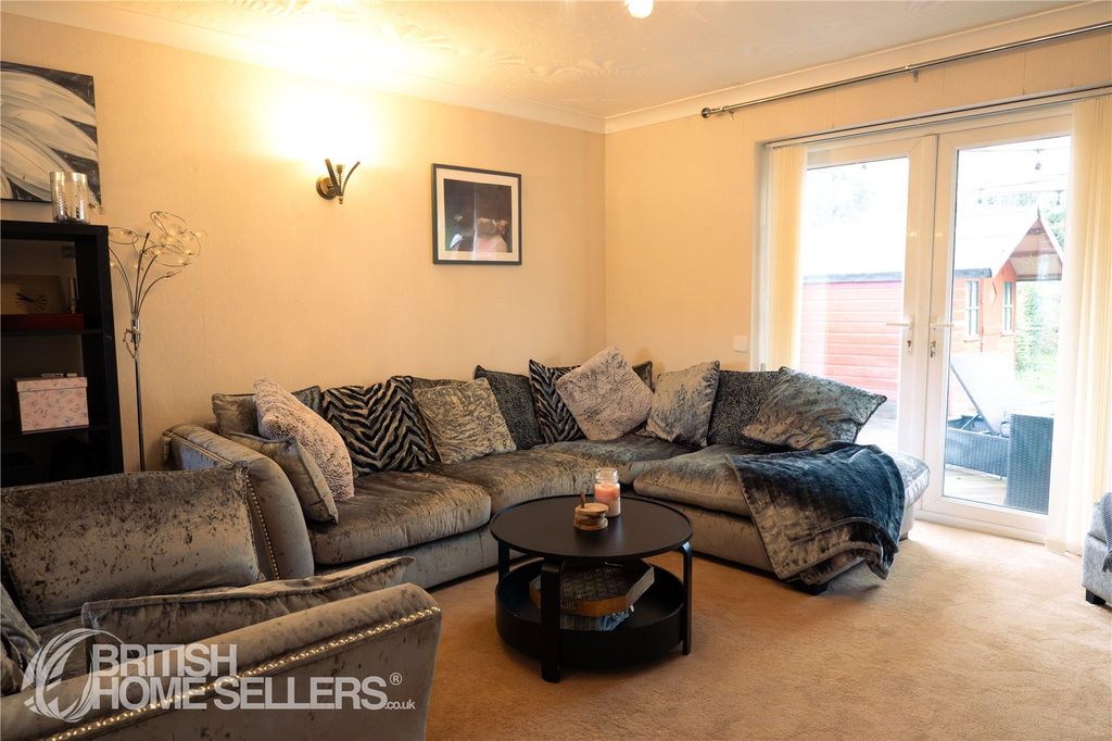 Property photo 3 of 23 Picture No. 30