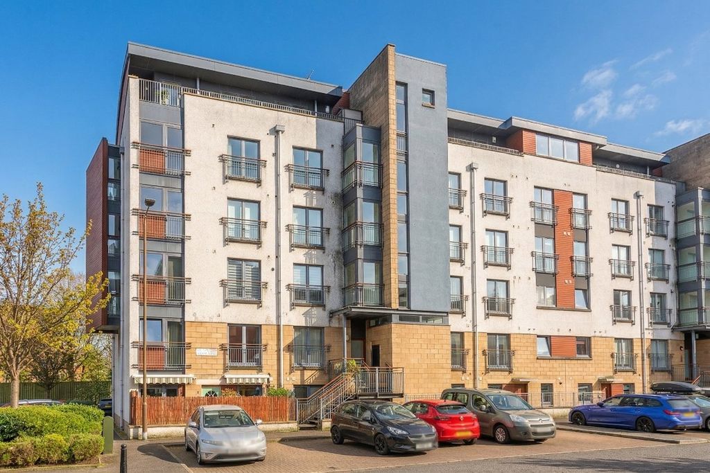 Property photo 1 of 23