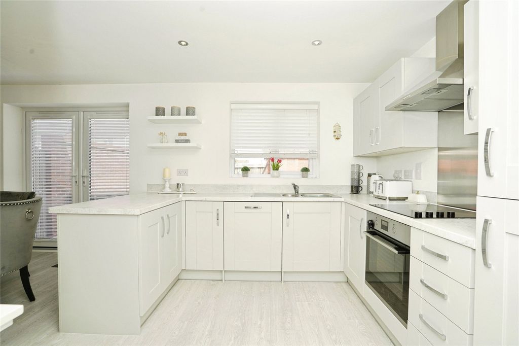 Property photo 3 of 14 Picture No. 06