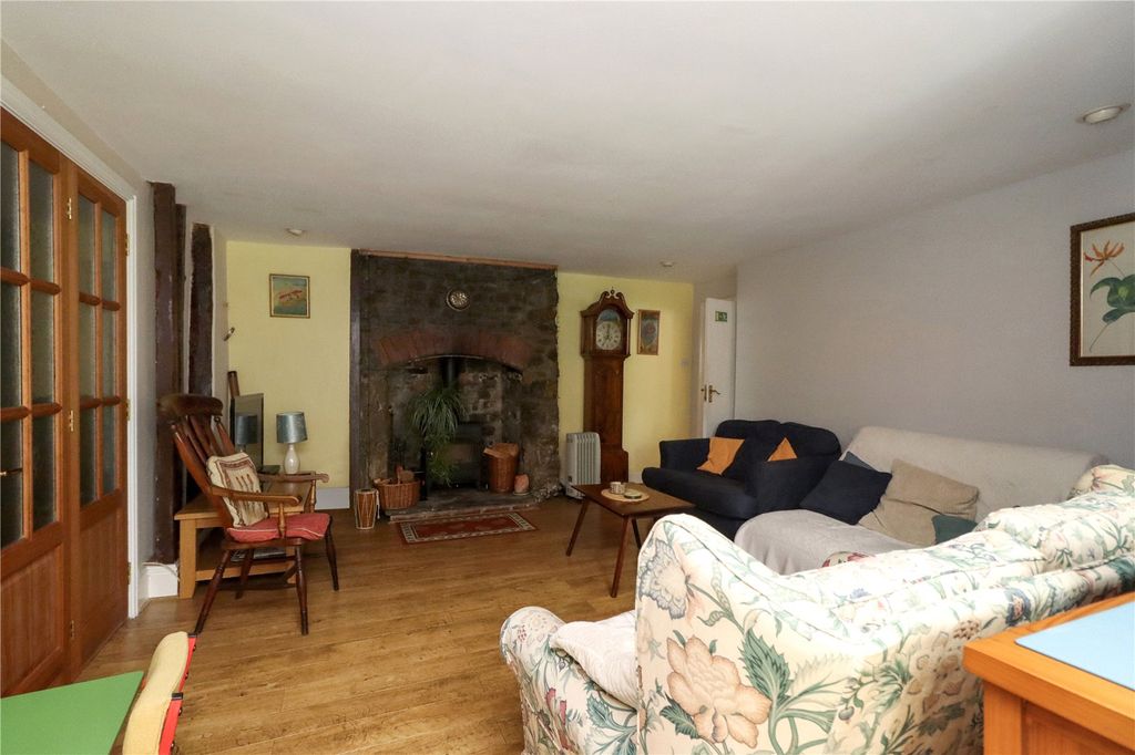 Property photo 2 of 28 Picture No. 45
