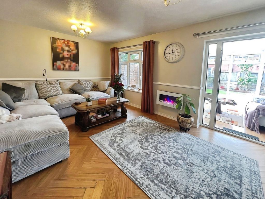 Property photo 3 of 34