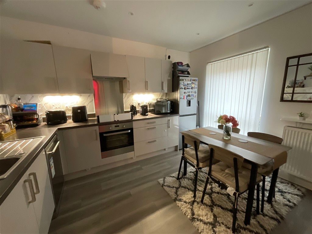 Property photo 3 of 8 Kitchen/Diner