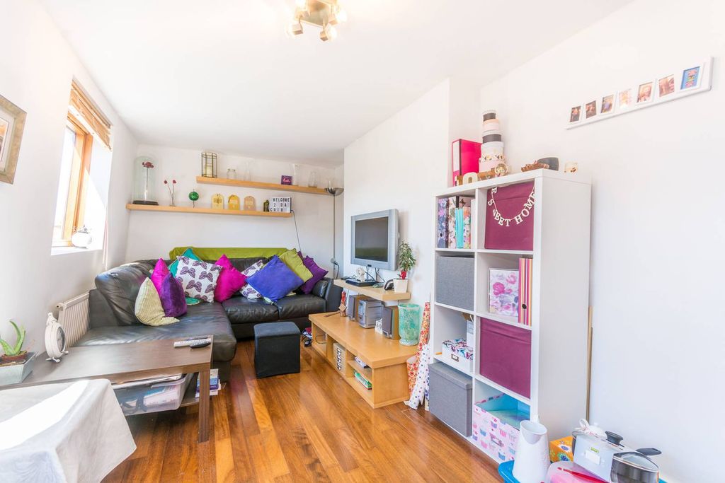 Property photo 2 of 11