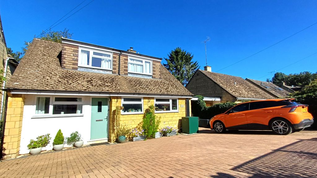 Property photo 2 of 31
