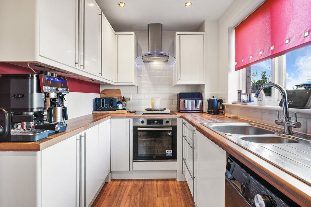 Property photo 3 of 22